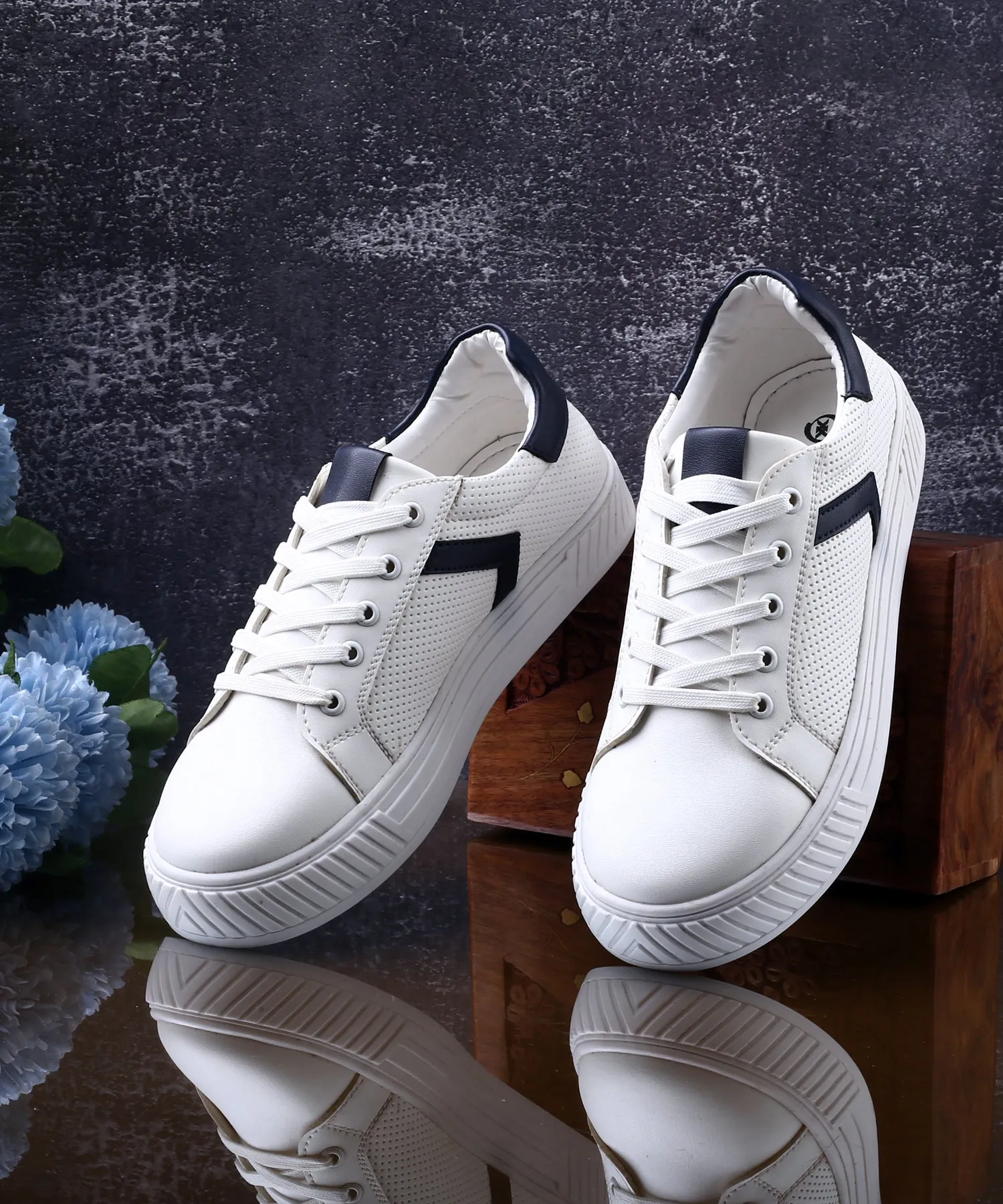 New Stylish Sneaker Shoes For Women