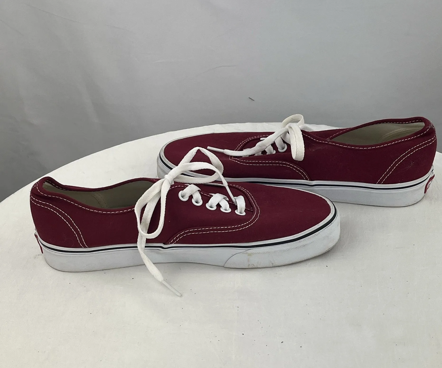 Van's Unisex Off The Wall Red Canvas Low Top Skate Shoes Men 9/Women 10.5 NWOB