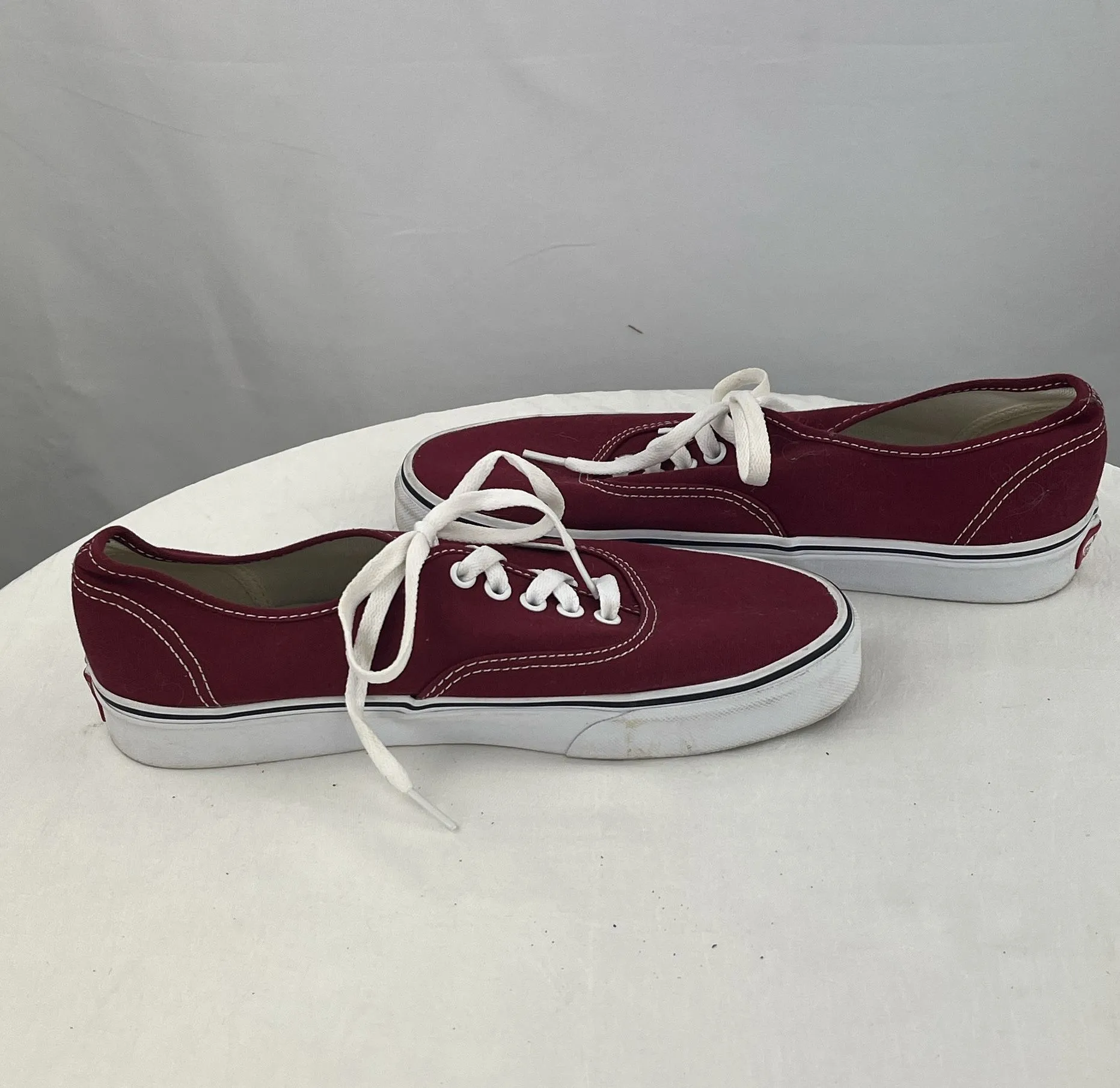 Van's Unisex Off The Wall Red Canvas Low Top Skate Shoes Men 9/Women 10.5 NWOB