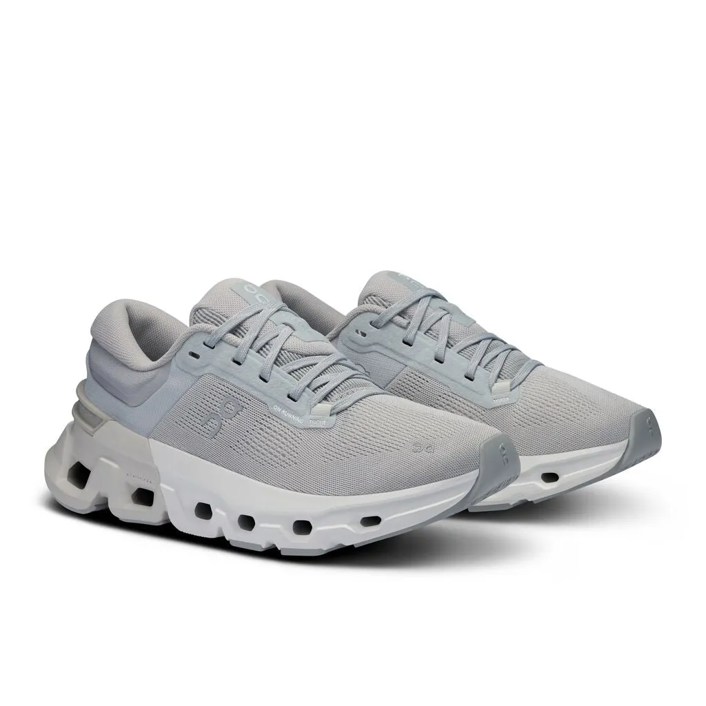 Women's On Cloudflyer 5 Running Shoe in Glacier | Wolf